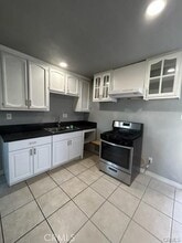 2051 W 85th St in Los Angeles, CA - Building Photo - Building Photo