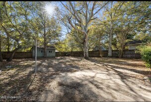 2410 Tyler Ave in Pascagoula, MS - Building Photo