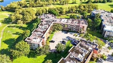 6301 N Falls Cir Dr in Lauderhill, FL - Building Photo - Building Photo