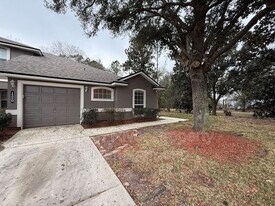 1800 Green Springs Cir in Orange Park, FL - Building Photo
