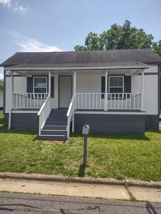 809 Sunset St in Reidsville, NC - Building Photo