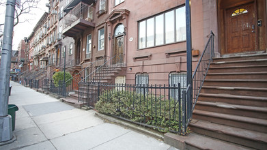 204 Hooper St in Brooklyn, NY - Building Photo - Building Photo