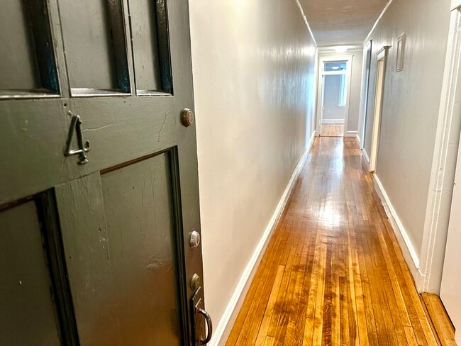 330 St Paul St in Brookline, MA - Building Photo - Building Photo