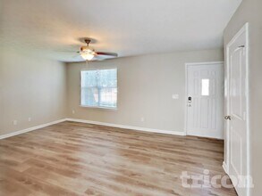 1068 Woodall Rd in Lebanon, TN - Building Photo - Building Photo