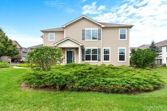 410 S Jade Ln in Round Lake, IL - Building Photo - Building Photo