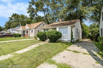 22510 Frisbee St in Detroit, MI - Building Photo - Building Photo