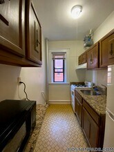 17-19 Washington St., Unit 306 in Malden, MA - Foto de edificio - Building Photo