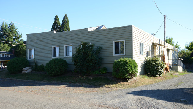 604 S Molalla Ave in Molalla, OR - Foto de edificio - Building Photo