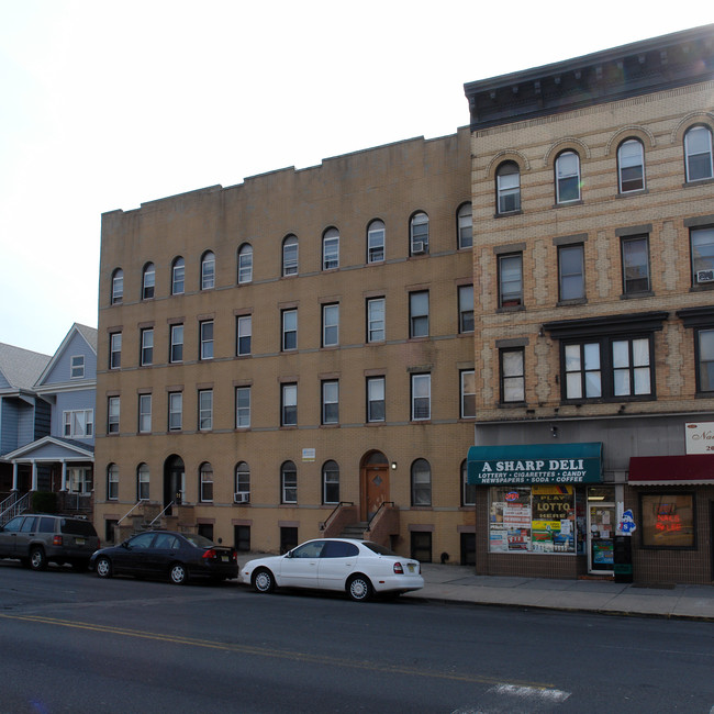 640 Avenue C in Bayonne, NJ - Building Photo - Building Photo