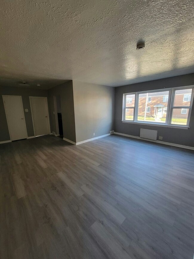 property at 1500 Luxor Rd