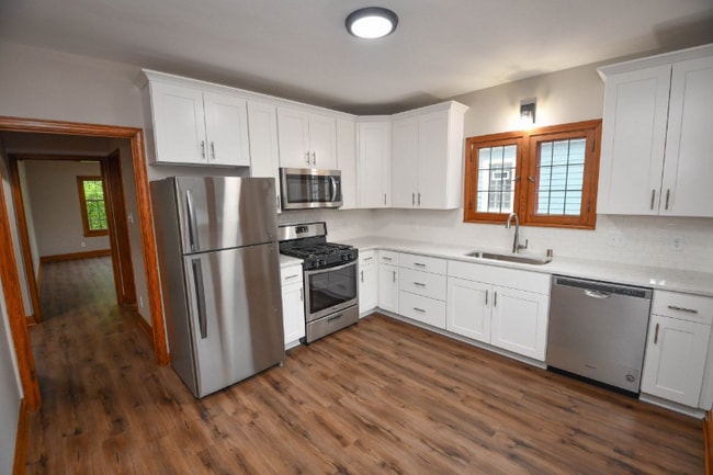 3151 S Quincy Ave in Milwaukee, WI - Building Photo - Building Photo