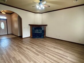 9016 NW 79th St in Yukon, OK - Foto de edificio - Building Photo