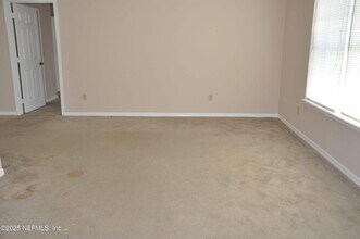 2105 Hovington Cir W in Jacksonville, FL - Building Photo - Building Photo