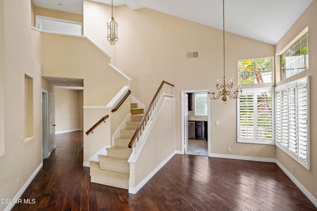 751 Trousdale St in Oak Park, CA - Building Photo - Building Photo