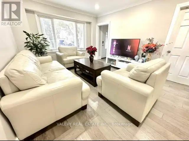 133 Meadowvale Dr in Toronto, ON - Building Photo - Building Photo