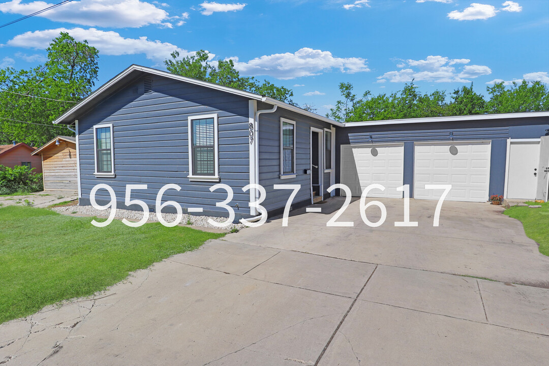 831 Indiana St in San Antonio, TX - Building Photo