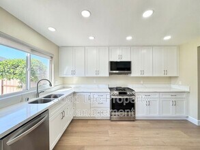 22106 Pheasant St in Lake Forest, CA - Building Photo - Building Photo