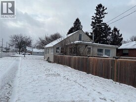 3398 Byng Rd in Windsor, ON - Building Photo