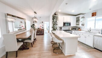 1230 2nd St in Hermosa Beach, CA - Building Photo