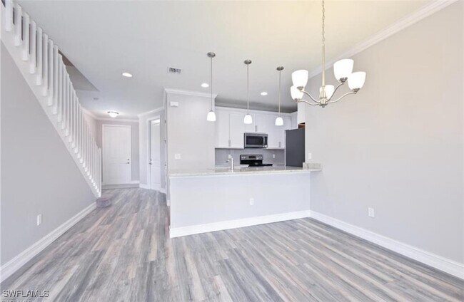 7948 Bristol Cir in Naples, FL - Building Photo - Building Photo