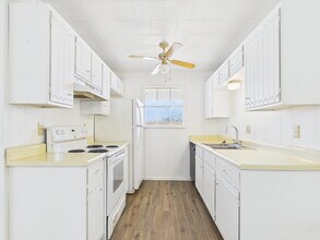21 Linda Dr in Fredericksburg, TX - Building Photo - Building Photo