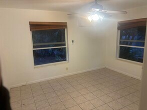 2424 Grant St in Hollywood, FL - Building Photo - Building Photo