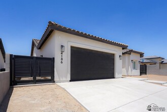 4186 E San Francisco St in San Luis, AZ - Building Photo - Building Photo