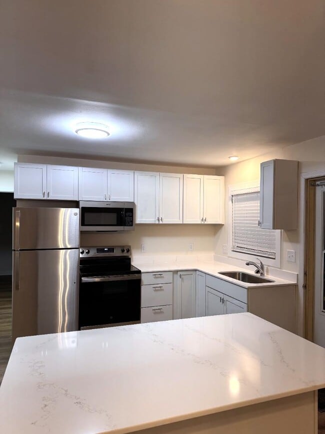 2007 Burton Ave in Waterloo, IA - Building Photo - Building Photo