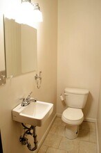 5133 Kent Way in Pittsburgh, PA - Foto de edificio - Building Photo