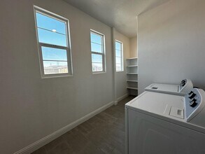 2458 Fidalgo Way in Merced, CA - Building Photo - Building Photo