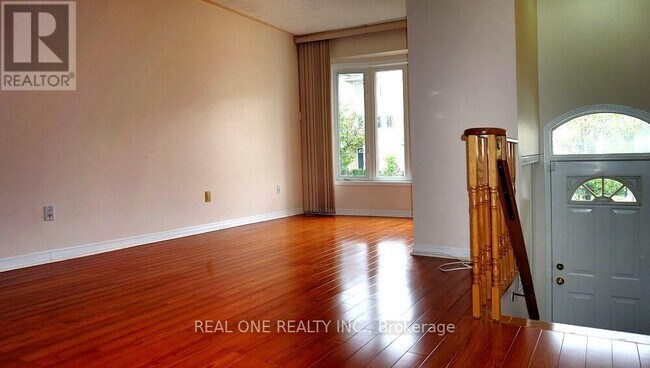 29 Rosebank Dr in Toronto, ON - Building Photo - Building Photo
