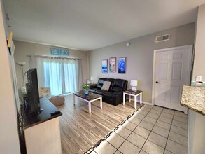 11400 Ocean Walk Ln, Unit 105 in Ft. Myers, FL - Building Photo - Building Photo