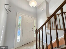 38 Carriage House Cir in Alexandria, VA - Building Photo
