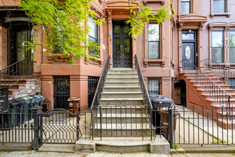 174 Herkimer Street in Brooklyn, NY - Foto de edificio - Building Photo