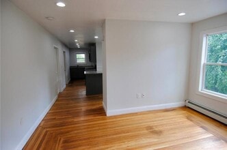 61-63 Jastram St, Unit 1 in Providence, RI - Building Photo - Building Photo