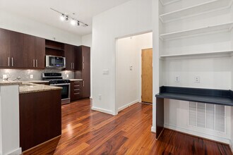 870 Inman Vlg Pkwy NE in Atlanta, GA - Building Photo - Building Photo