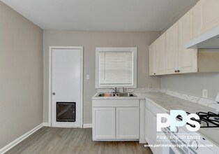 2821 Palm Dr in Atlanta, GA - Building Photo - Building Photo