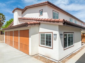Juniper Valley Townhomes in Palmdale, CA - Building Photo