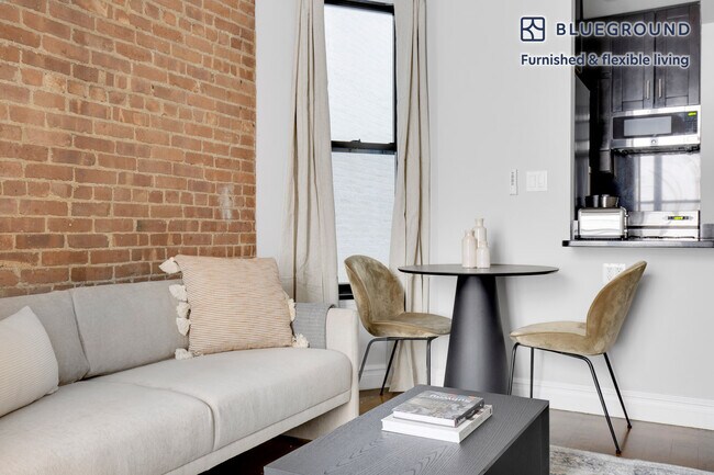 209 E 25th St in New York, NY - Building Photo - Building Photo