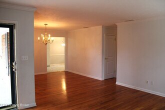 3026 Kaye Lawn Dr in Louisville, KY - Building Photo - Building Photo