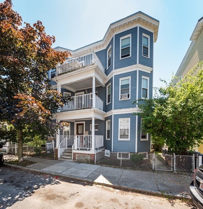 47 St Margaret St, Unit #2 in Boston, MA - Building Photo - Building Photo