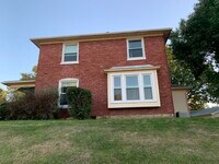 1001 S 4th St photo'