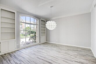 7527 Del Monte Dr in Houston, TX - Building Photo - Building Photo