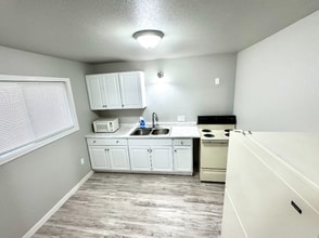 63671 Harriet Rd in Coos Bay, OR - Building Photo - Building Photo