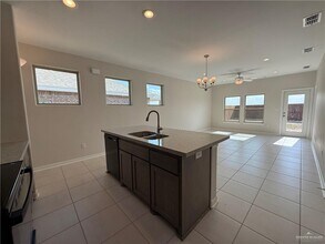 912 S Templo Dorado in Mission, TX - Building Photo - Building Photo