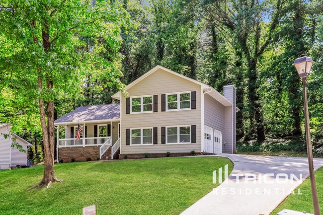 property at 818 Huntington Way NW