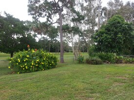 187 Golf Club Lane, Unit 2 in Venice, FL - Building Photo