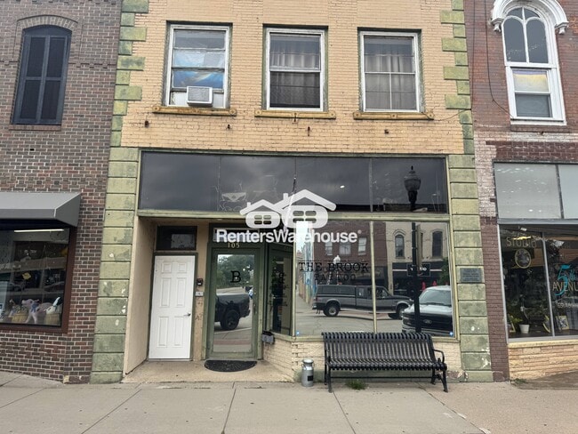 105 2nd St E in Hastings, MN - Foto de edificio - Building Photo