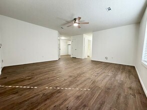 5905 B Sara St in Fayetteville, AR - Building Photo - Building Photo