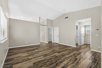 7567 Violet Vista Ave in Las Vegas, NV - Building Photo - Building Photo